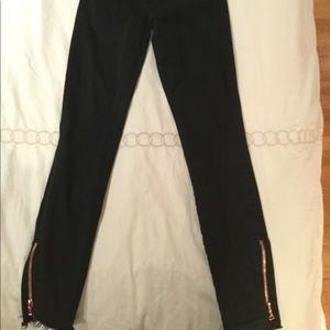 Sz 23 Mother Denim Looker Fray blk ankle zip jean